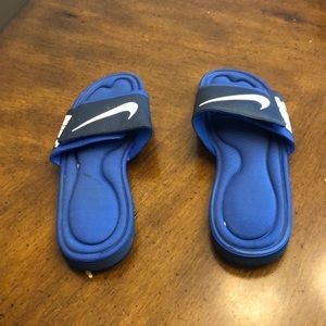 Nike slides